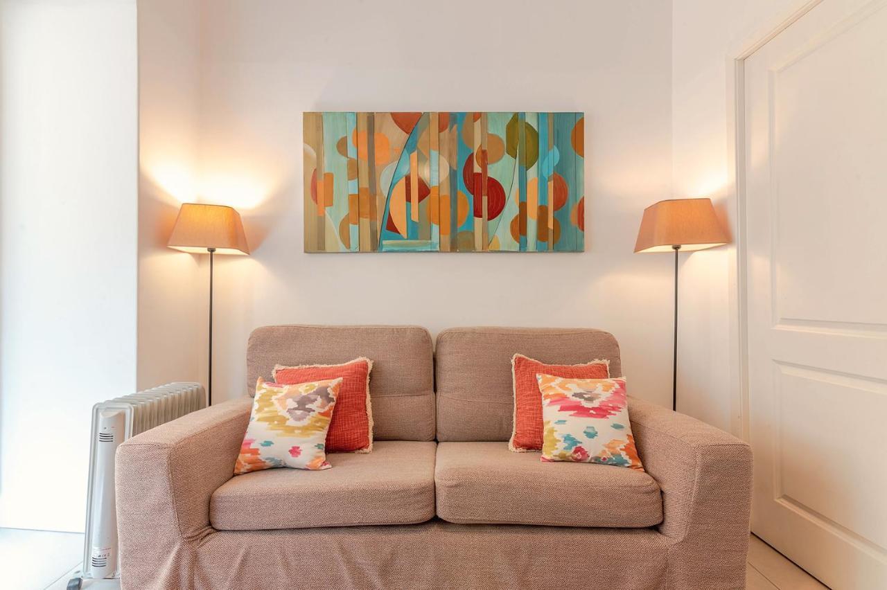 Alm- Spacious. Sunny. Patio. Quiet Area. Fast Wifi Lisbon Exterior photo